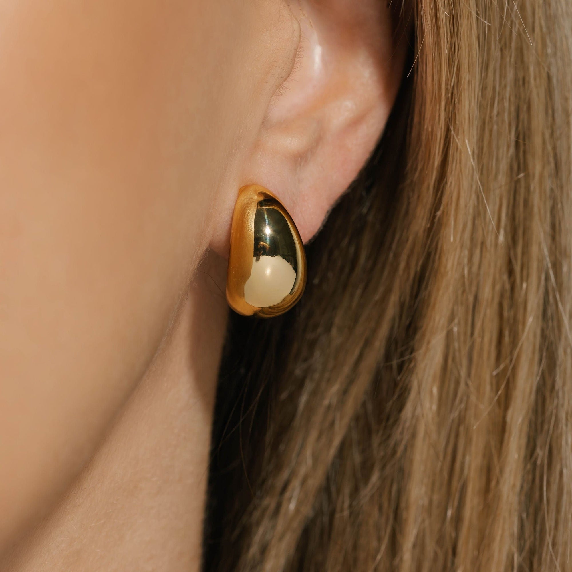The Amadora Hoop | Clip-On